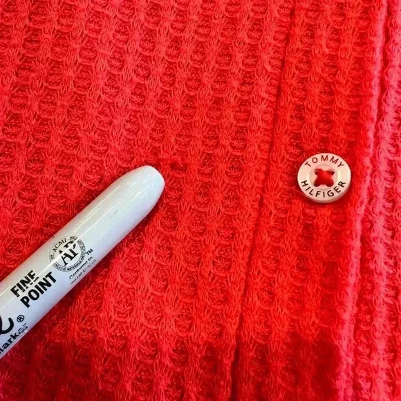 Tommy Hilfiger Waffle Red Cardigan Sweater Size M Long Sleeves V-neck oversized - Picture 9 of 10